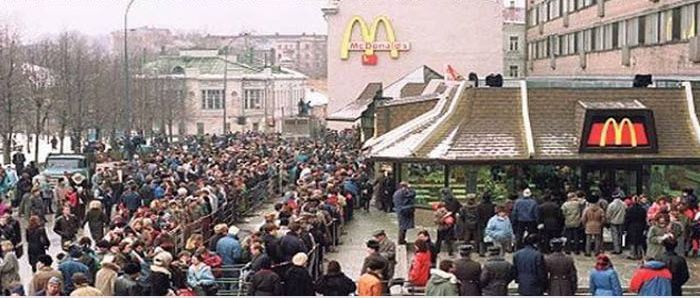 Первый Макдоналдс в СССР (10 фото)
