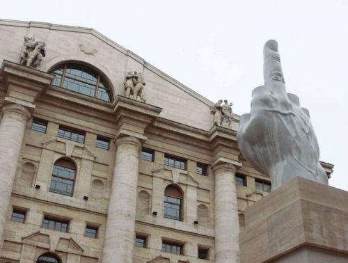 Итальянские шедевры или Памятник среднему пальцу в Милане
