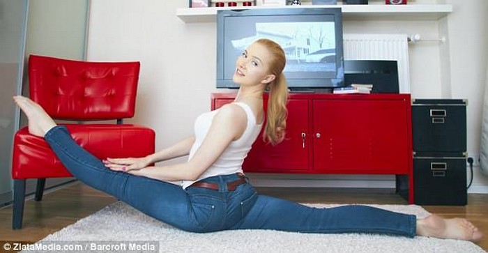 27-летняя россиянка получила звание самой гибкой женщины мира (11 фото)
