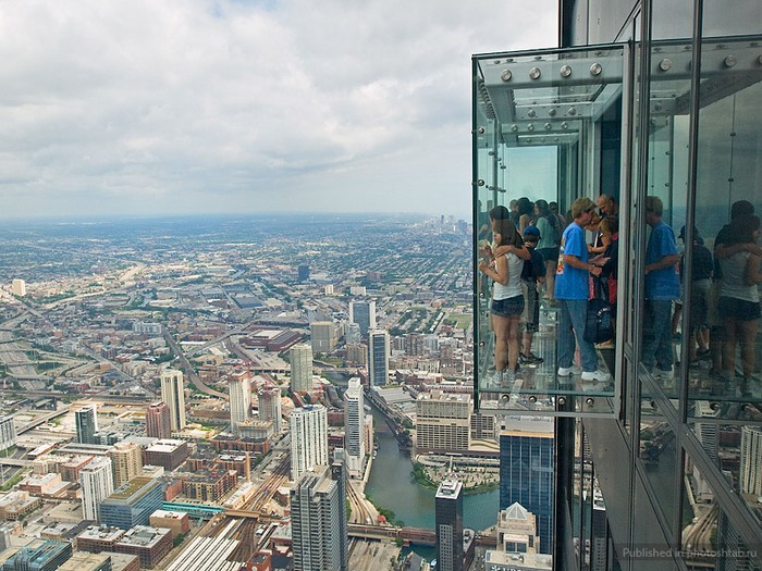 Стеклянный балкон на 103-м этаже небоскрёба в Чикаго (10 фото + видео)

