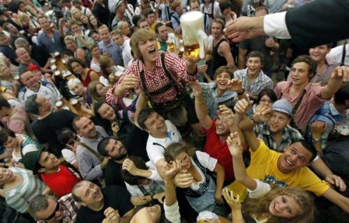 Традиционный пивной «Октоберфест» в Мюнхене ( 20 фото + видео)
