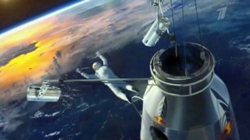 Прыжок с парашютом из стратосферы ( 20 фото + видео )

