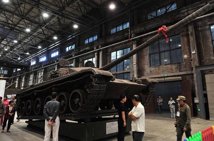 Необычный танк в китайском музее
