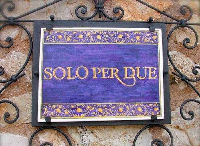В Италии есть ресторан, который вмещает только двоих посетителей
