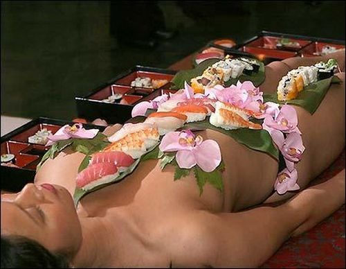 Ниотаимори: стол для суши из женского тела (20 фото)
