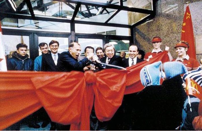 Первый Макдоналдс в СССР (10 фото)
