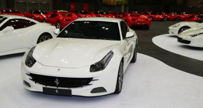 Ferrari отпраздновала 30 лет в Гонконге (8 фото)
