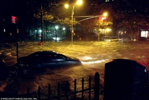 Ураган Сэнди в Нью-Йорке ( 50 фото + видео )
