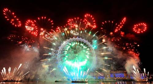 Новогодние фейерверки 2013 по всей планете (35 фото + видео)
