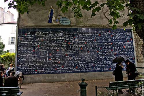 Стена любви в Париже
