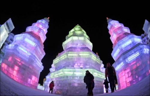 Ледовый дворец в Китае (15 фото)
