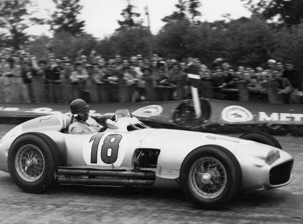 Побит рекорд самой высокой цены за когда-либо проданный на аукционе автомобиль, продан болид Формулы 1 Mercedes W196R 1954 года
