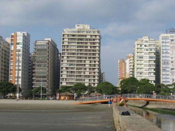 Город «падающих» зданий в Бразилии (8 фото)

