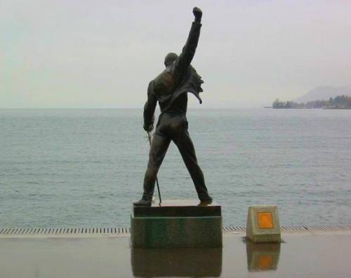 Статуя великому Фредди Меркьюри в Швейцарии ( фото + видео )
