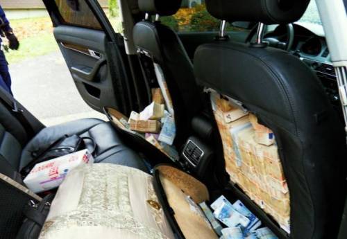 Неудачная контрабанда » почти два миллиона евро в автомобильных сиденьях
