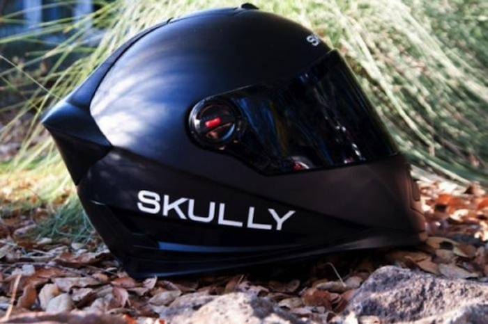 Skully P-1 — Крутой мотошлем на базе Android
