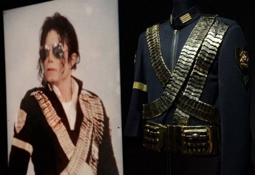 В Токио открыта выставка вещей Майкла Джексона
