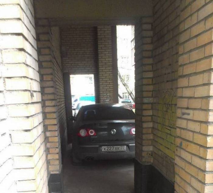 Не паркуйся где попало (3 фото)
