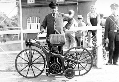 Райтваген - первый мотоцикл с двигателем
