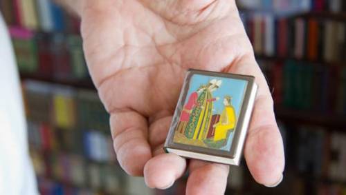Самая миниатюрная библиотека в мире
